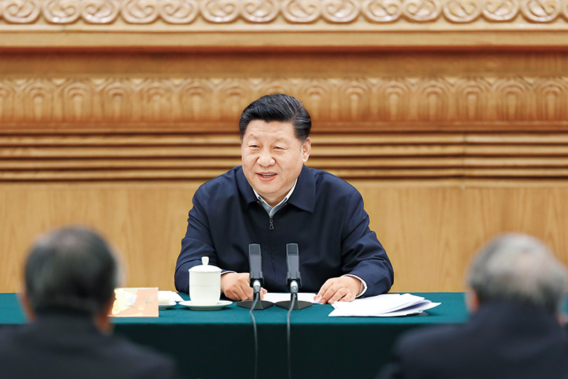 2019年3月18日，中共中央總書(shū)記、國(guó)家主席、中央軍委主席習(xí)近平在北京主持召開(kāi)學(xué)校思想政治理論課教師座談會(huì)并發(fā)表重要講話。 新華社發(fā) 盛佳鵬/攝