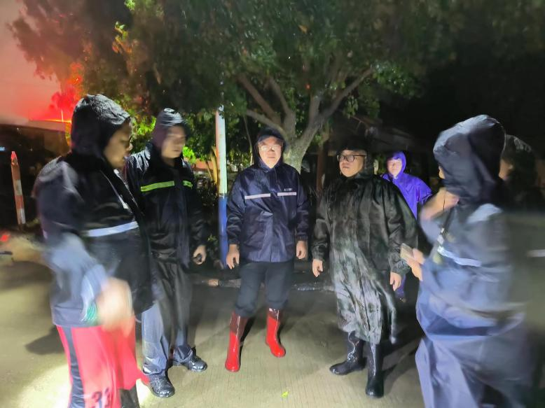遂溪縣委副書記、縣長劉劍率隊高效處置1.png