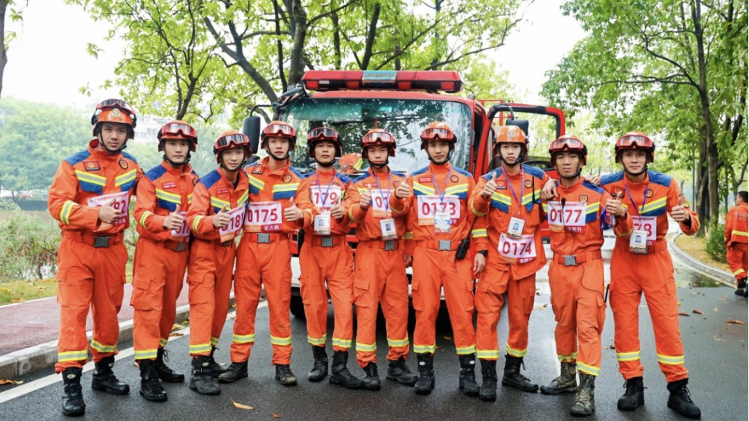 斬獲三大獎項(xiàng)！遂溪縣專業(yè)森林消防隊(duì)在全省大比武中創(chuàng)佳績4.png